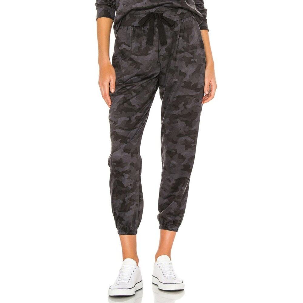 Onzie X Revolve Divine Sweatpant In Black & Gray Camo Print NWOT Womens Size S/M